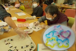 わくわくレジンでチャーム作り